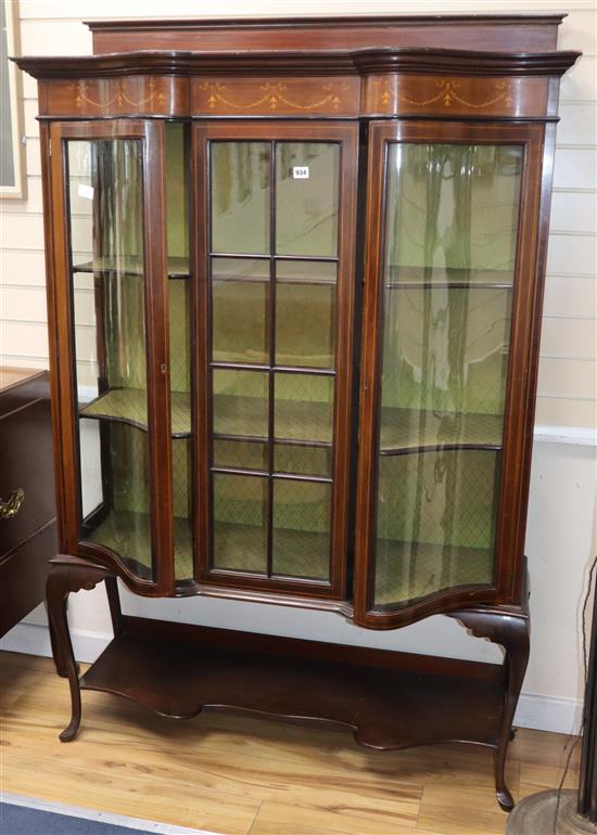 An Edwardian inlaid mahogany display cabinet W.120cm